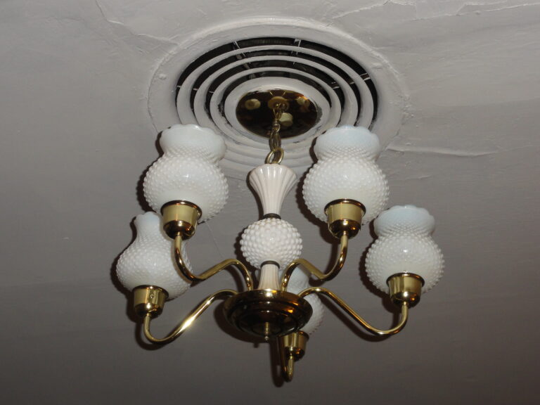 picture of light fixture